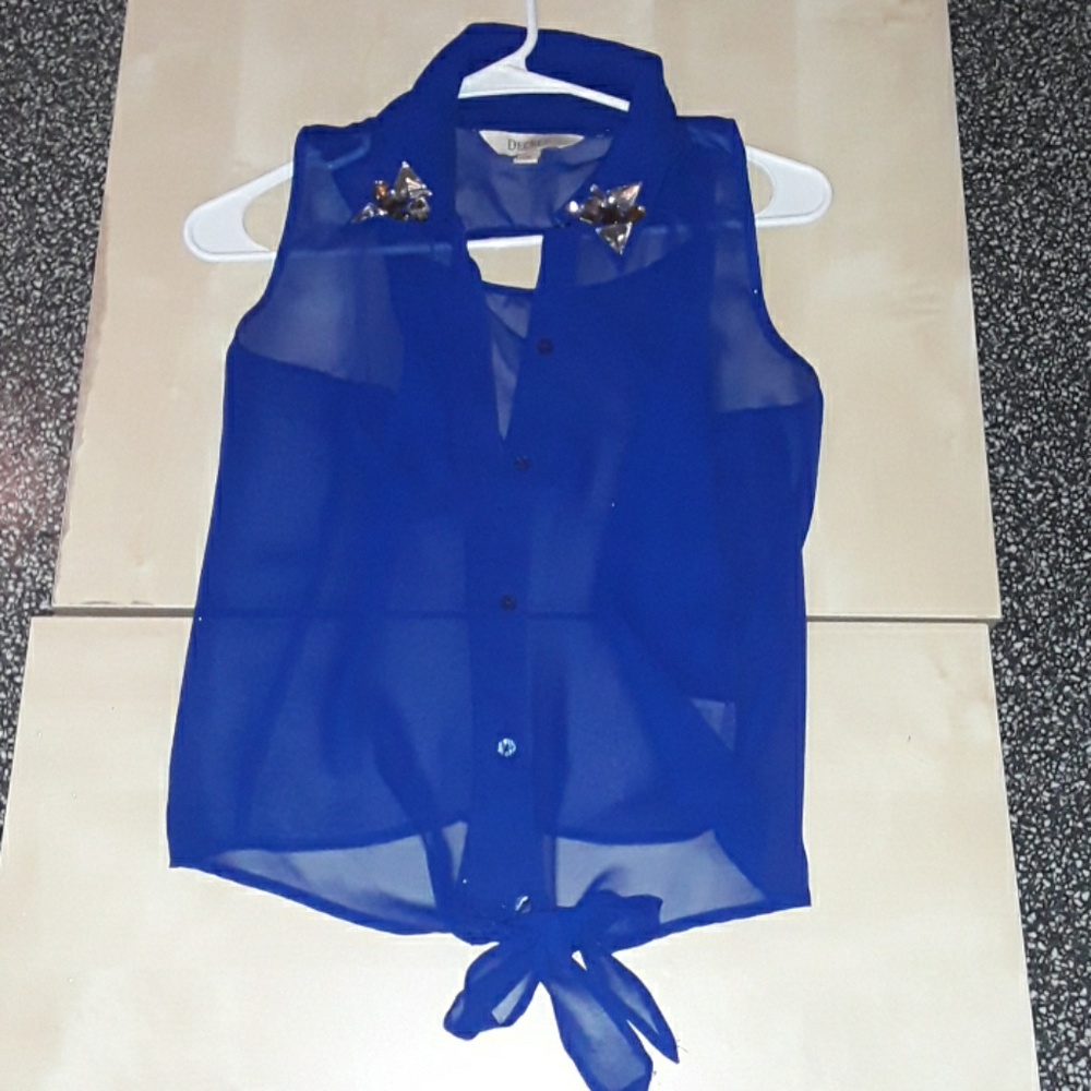 Decree sleeveless top